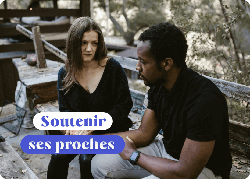 deux personnes triste qui se soutiennent face à une épreuve de la vie