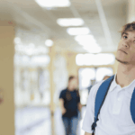 Étudiant en détresse psychologique accompagné grâce à une solution de santé mentale Domy en établissement éducatif
