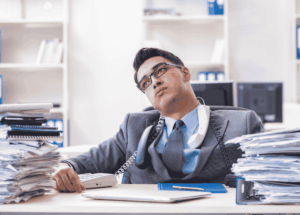 Employé en détresse psychologique lié au travail, burn-out et risques psychosociaux