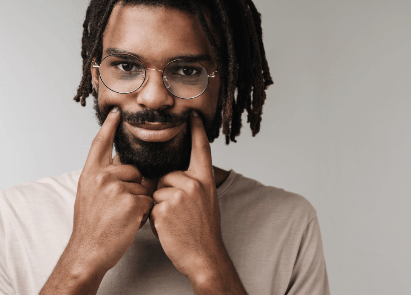Test dépression souriante pour identifier les signes d’une souffrance psychologique cachée