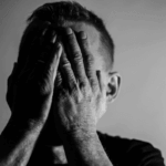 Personne ressentant une angoisse permanente